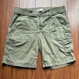 💚💚EUC Sonoma Olive Green Cargo Shorts💚💚